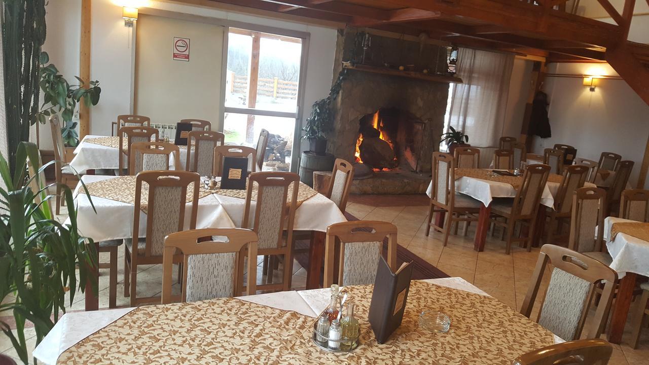 Pansion I Restoran ,, Pogled" Hotel Han Pijesak Exterior photo