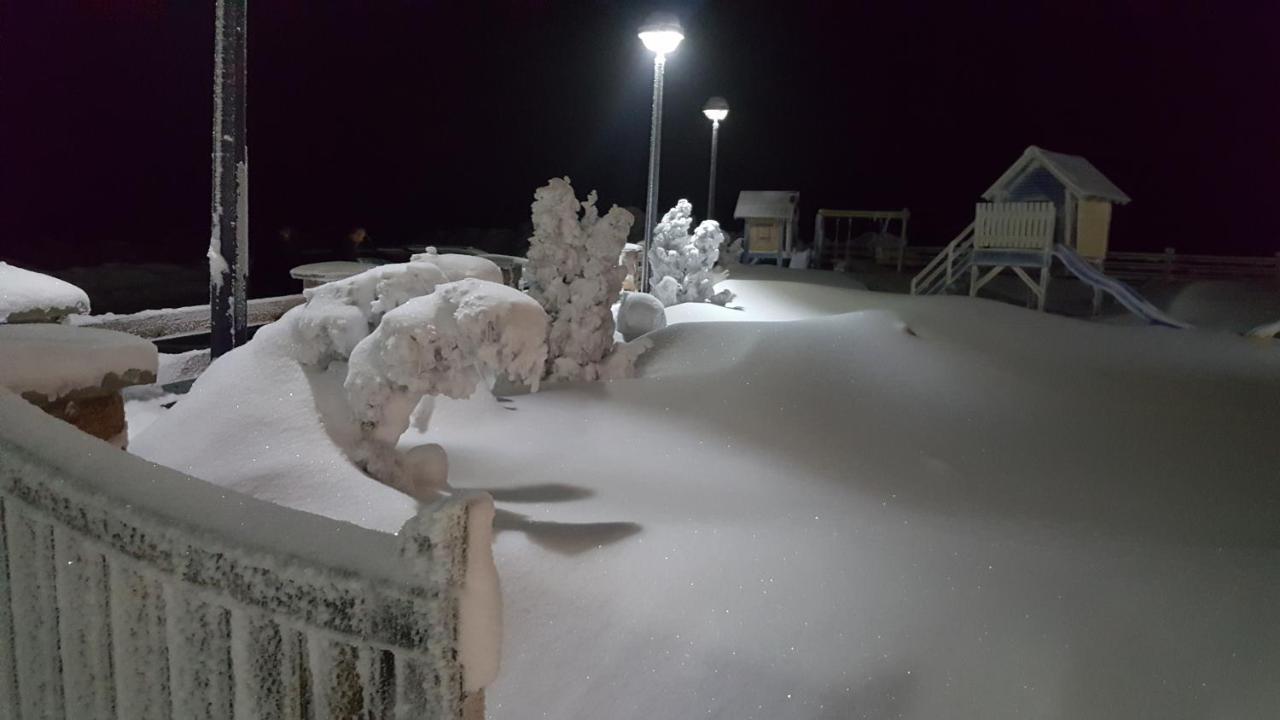 Pansion I Restoran ,, Pogled" Hotel Han Pijesak Exterior photo